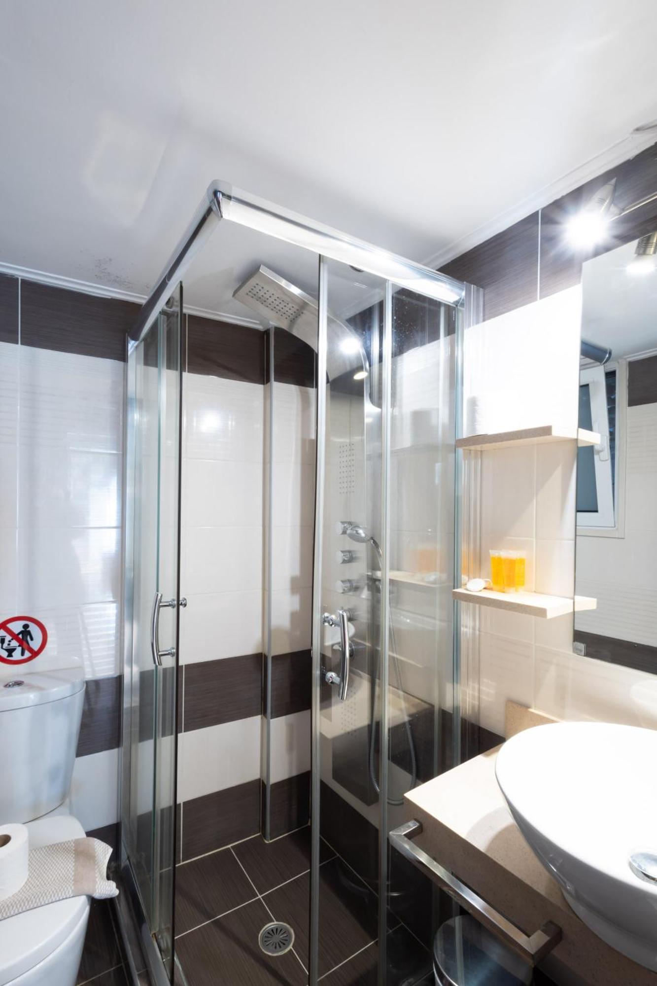 A Luxury & Comfortable Apt In Atene Esterno foto